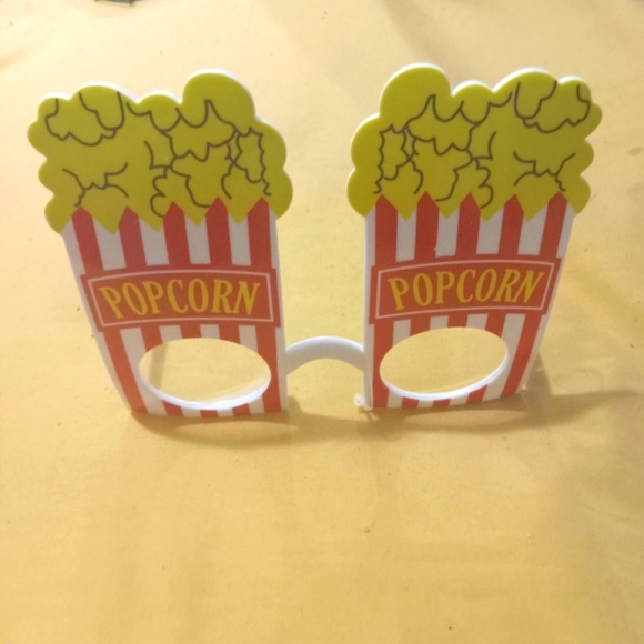 ♥️🤍💛 EUC Unisex Couple Movie Buff Fun Sunglasses 2 Popcorn Holders Throw - Picture 2 of 5